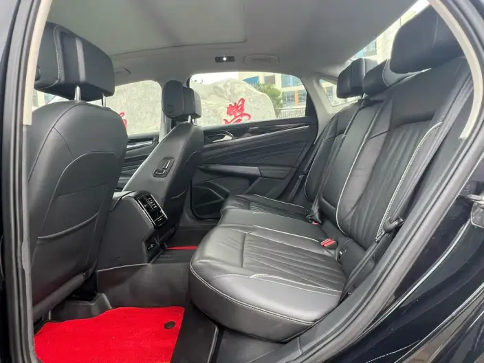 Volkswagen Passat 2022 Model 330TSI Premium Edition – фото 8