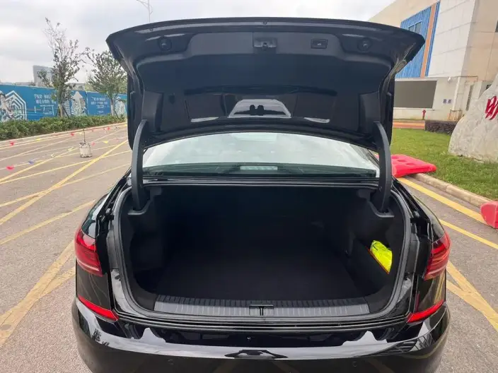 Volkswagen Passat 2022 Model 330TSI Premium Edition – фото 9