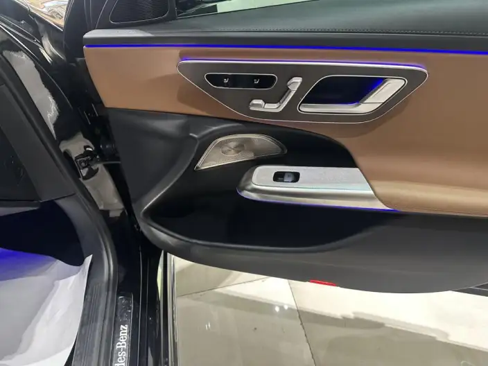 Mercedes-Benz E-Class 2024 Model E 300 L Luxury Model sedan – фото 3