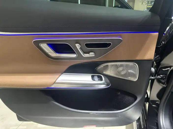 Mercedes-Benz E-Class 2024 Model E 300 L Luxury Model sedan – фото 6