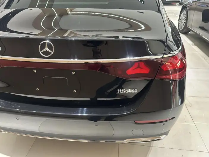 Mercedes-Benz E-Class 2024 Model E 300 L Luxury Model sedan – фото 9