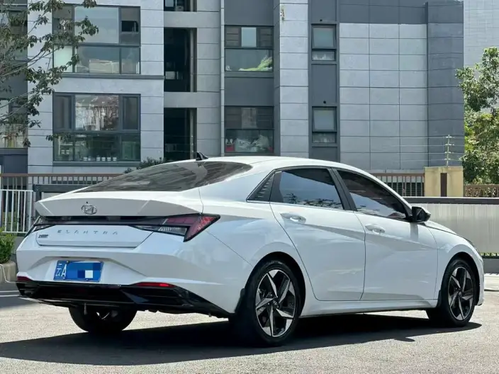 Hyundai Ioniq 2023 Model 1.5L CVT LUX Premium Edition – фото 5