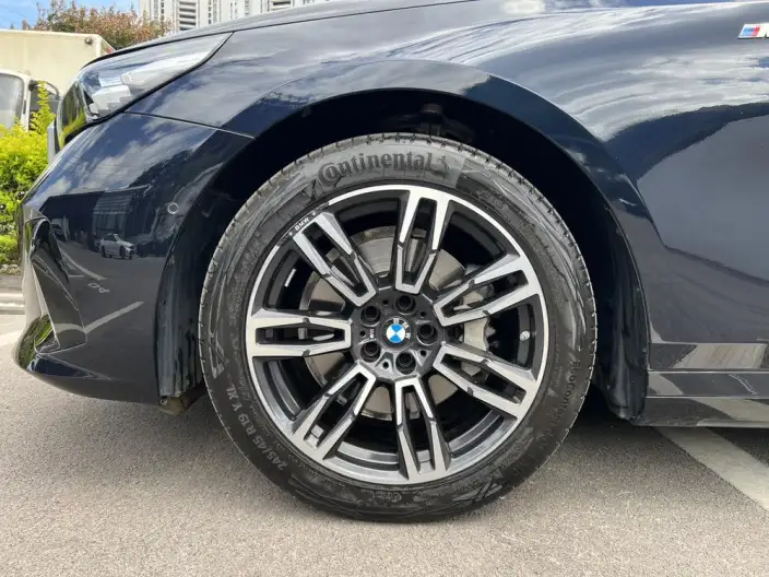 BMW 5 Series 2025 Model Facelift 530Li Leading Model M Sports Set – фото 9