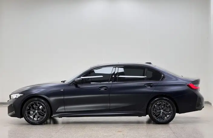 BMW 3 Series 2025 Model 330Li M Sports Night Set