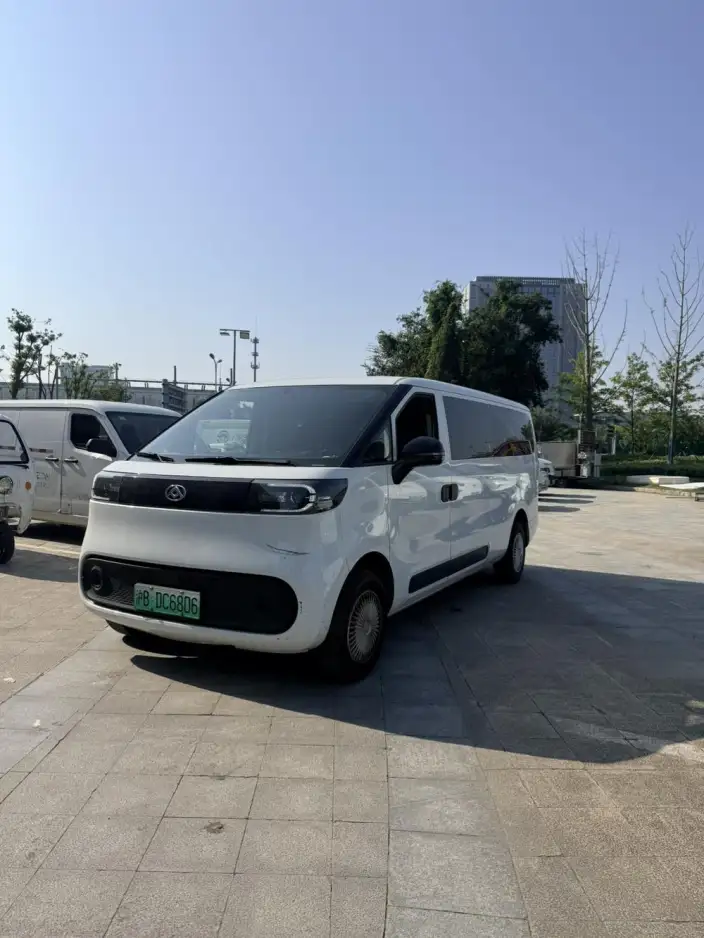 Maxus Dana V1 2024 Model V1+ Long axis Low top Gran Passenger car 62kWh – фото 1