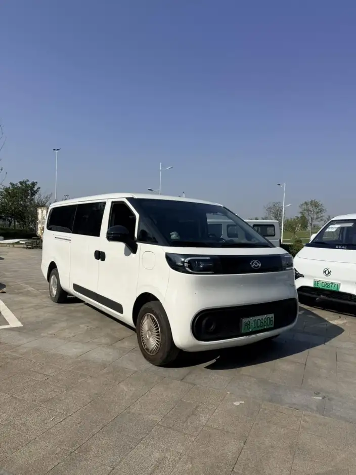 Maxus Dana V1 2024 Model V1+ Long axis Low top Gran Passenger car 62kWh – фото 3