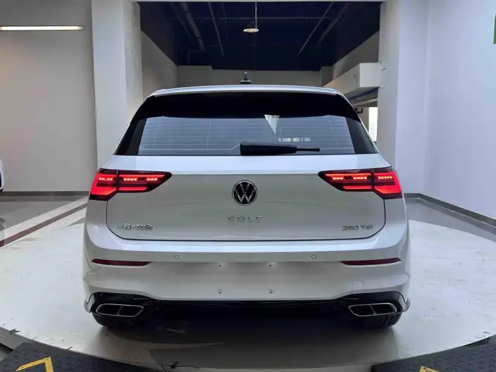 Volkswagen Golf 2023 Model 280TSI DSG R-Line Lite – фото 6
