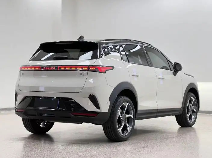 Lynk & Co 06 2026 Model Relive 1.5T Ultra – фото 7