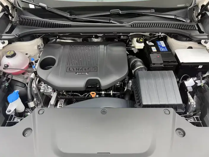 Lynk & Co 06 2026 Model Relive 1.5T Ultra – фото 8