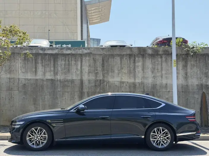 Genesis G80 2024 Model 2.5T 2WD Deluxe Edition