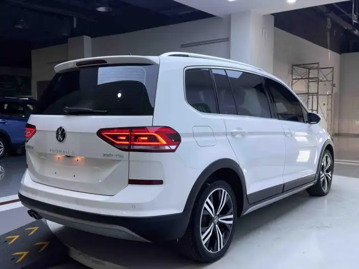 Volkswagen Touran L 2021 Model 280TSI DSG Extension Edition 7 seat – фото 7