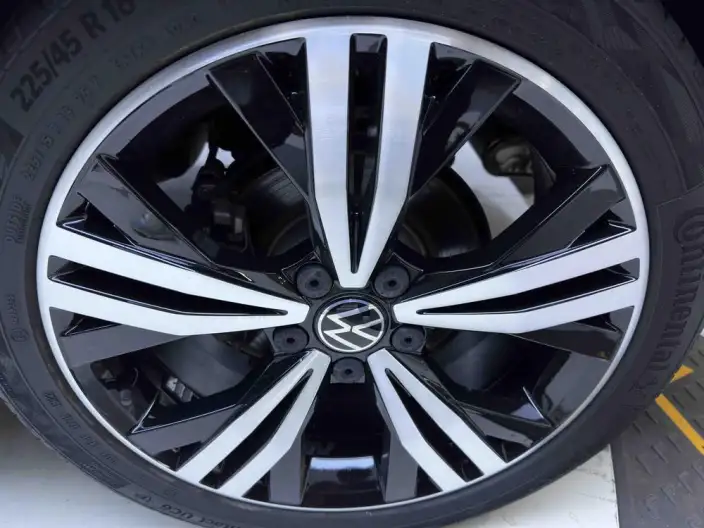 Volkswagen Touran L 2021 Model 280TSI DSG Extension Edition 7 seat – фото 9