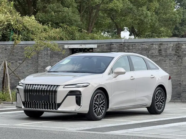 Roewe M7 DMH 2025 Model 160km Yuexiang Edition – фото 1