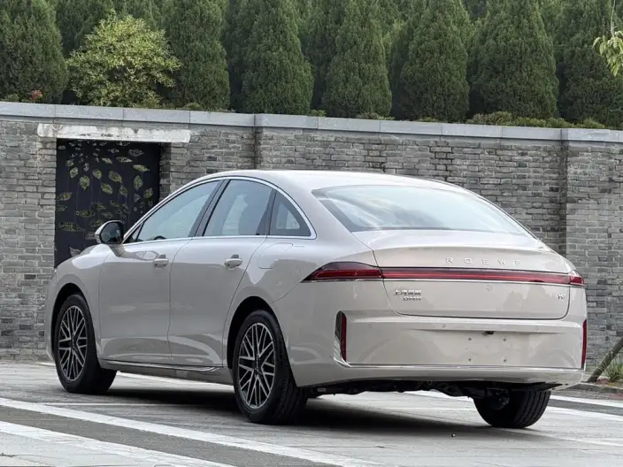 Roewe M7 DMH 2025 Model 160km Yuexiang Edition – фото 3
