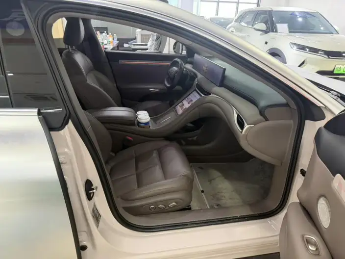 IM L6 2025 Model Max 74kWh – фото 8