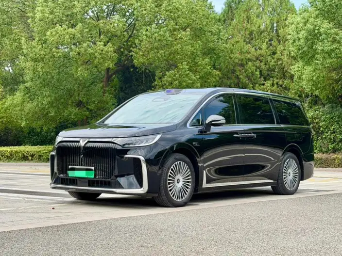 VOYAH Dreamer PHEV 2026 Model Champion Edition – фото 1
