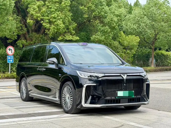 VOYAH Dreamer PHEV 2026 Model Champion Edition – фото 3