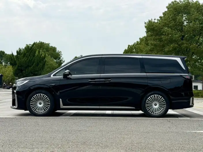 VOYAH Dreamer PHEV 2026 Model Champion Edition – фото 4