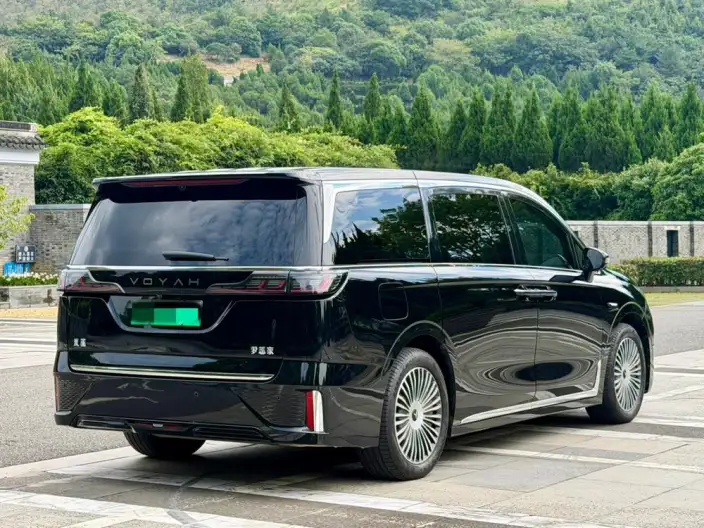VOYAH Dreamer PHEV 2026 Model Champion Edition – фото 7