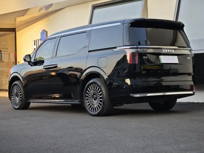 ZEEKR 009 2024 Model VI seat Executive Edition 4WD 108kWh