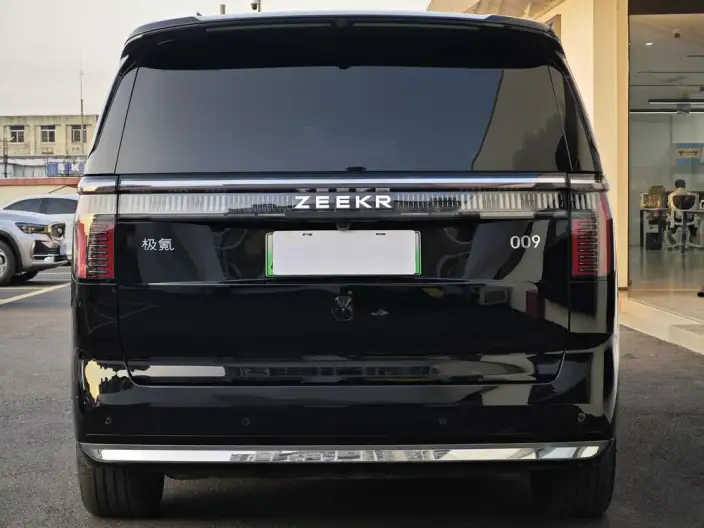 ZEEKR 009 2024 Model VI seat Executive Edition 4WD 108kWh