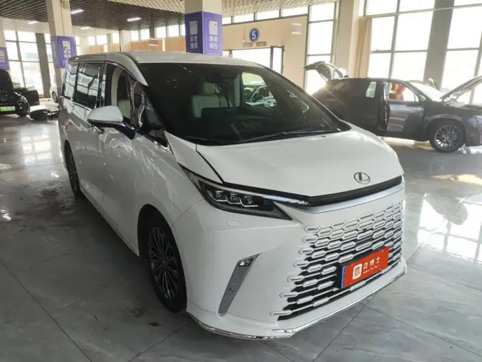 Lexus LM 2023 Model 500h DIRECT4 VI seat Respect Edition – фото 2