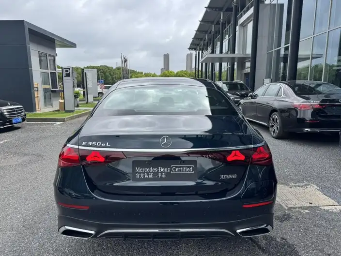 Mercedes-Benz E-Class PHEV 2024 Model E 350 e L sedan – фото 6