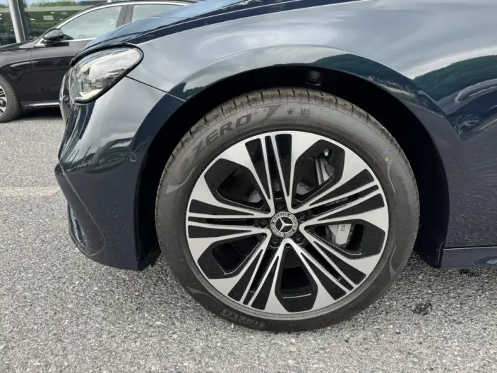 Mercedes-Benz E-Class PHEV 2024 Model E 350 e L sedan – фото 9