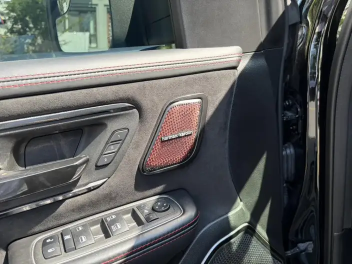 RAM 1500 Rev 2022 Model 6.2T Automatic 4WD 5 seat Parallel Imported – фото 6