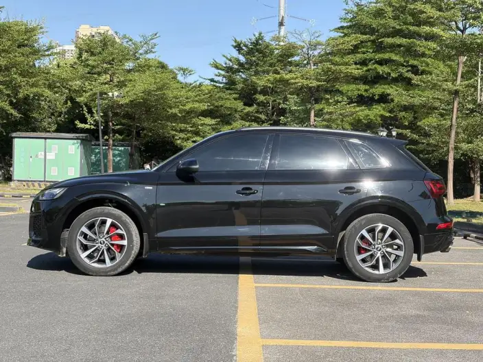 Audi Q5L 2024 Model 40TFSI Luxury Dynamic Model