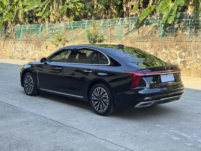 Hongqi H5 2023 Model 2.0T Automatic Flag Enjoy Edition