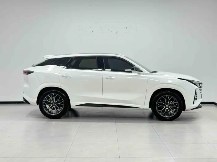Changan UNI-Z 2025 Model 1.5T DCT Noble Model – фото 8