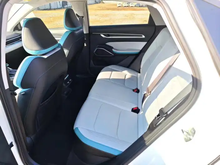 Geely Emgrand 2023 Model No. 4 Gen Champion Edition 1.5L CVT Flagship Model – фото 9