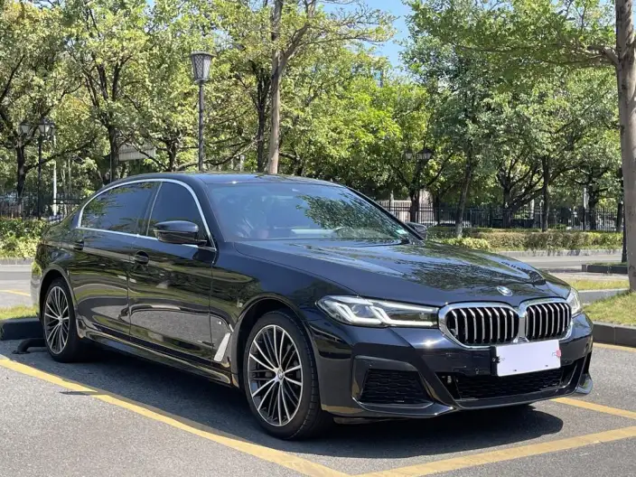 BMW 5 Series 2022 Model 530Li Leading Model M Sports Set – фото 3