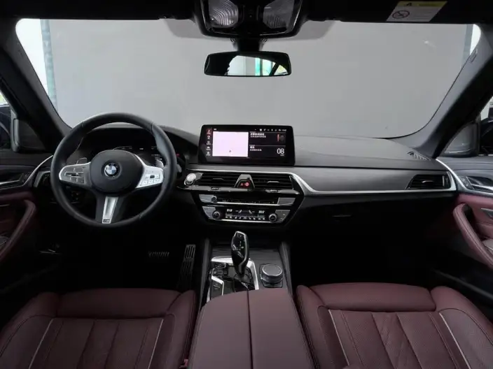 BMW 5 Series 2023 Model 530Li Exclusive Model M Sports Set – фото 6