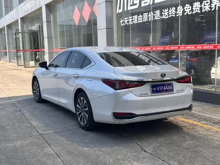 Lexus ES 2022 Model 200 Superior Edition