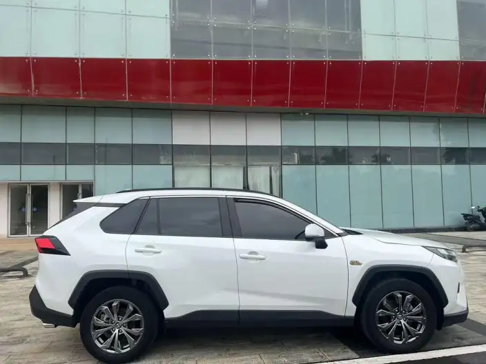 Toyota RAV4 2023 Model 2.0L CVT 2WD 20th Anniversary Platinum Memorial Edition – фото 8