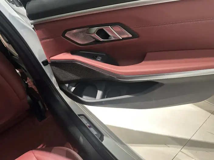 BMW 3 Series 2024 Model 2.0T Automatic Rear Drive 5 seat – фото 3