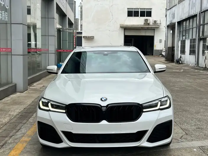 BMW 5 Series 2022 Model Facelift 530Li Exclusive Model M Sports Set – фото 2