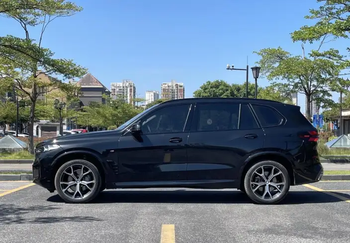 BMW X5 2025 Model xDrive30Li Exclusive Model M Sports Night Set