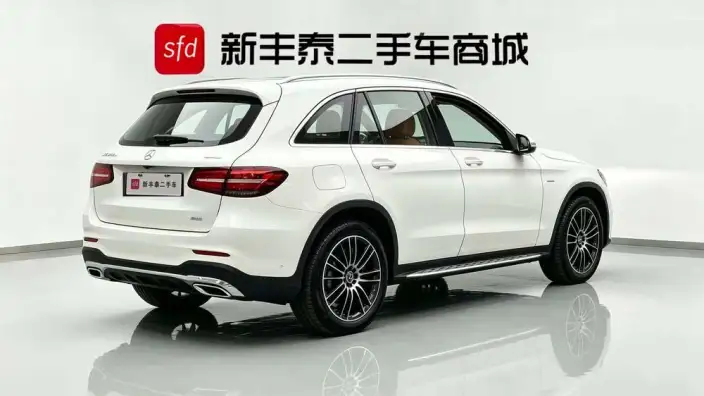 Mercedes-Benz GLC 2023 Model GLC 260 L 4MATIC Luxury Model 5 seat – фото 5