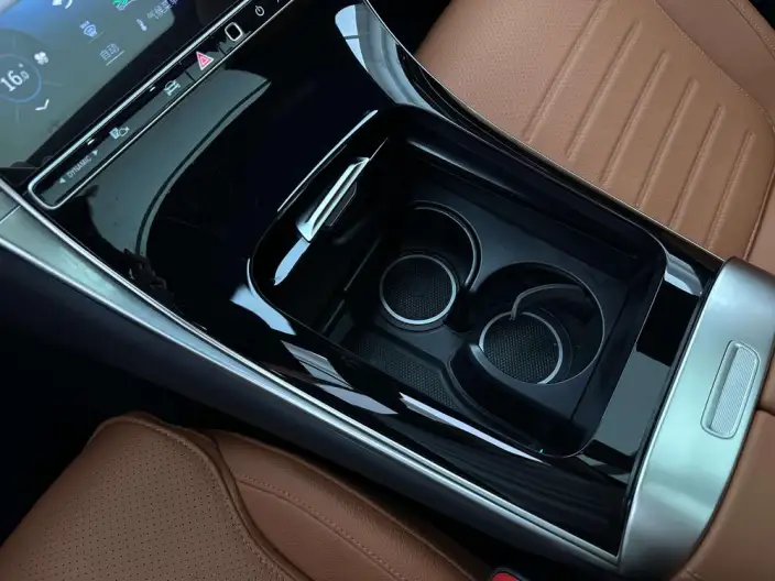 Mercedes-Benz GLC 2024 Model Facelift GLC 300 L 4MATIC Dynamic Model 5 seat – фото 10