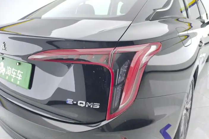 Hongqi E-QM5 2024 Model 500KM Travel Edition 100kW – фото 6