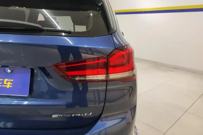BMW X1 2022 Model sDrive25Li Leading Model – фото 5
