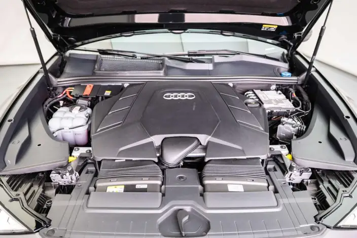 Audi Q8 2023 Model 55 TFSI Luxury Dynamic Model