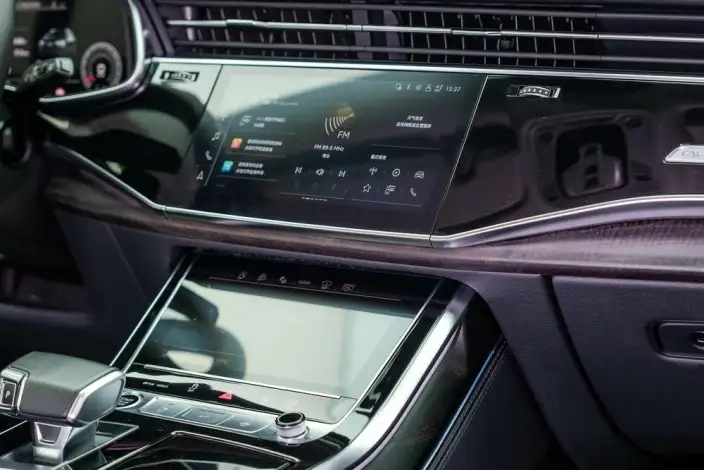 Audi Q8 2023 Model 55 TFSI Luxury Dynamic Model – фото 7