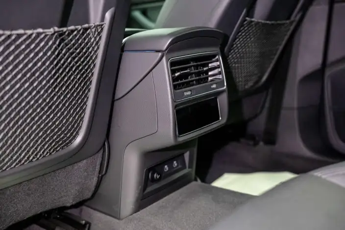 Audi Q8 2023 Model 55 TFSI Luxury Dynamic Model – фото 8