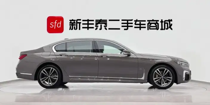 BMW 7 Series 2021 Model 730Li M Sports Set – фото 7