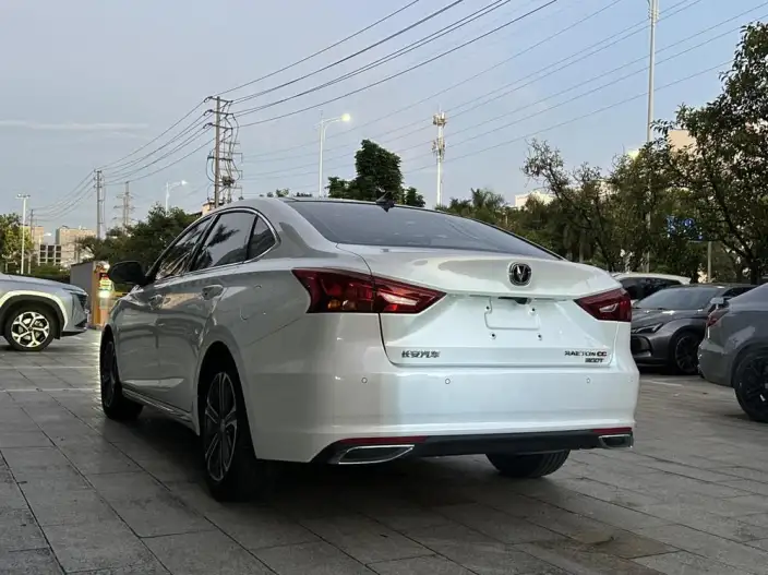 Changan Ruicheng CC 2022 Model Blue Whale Edition 1.5T DCT Noble Model