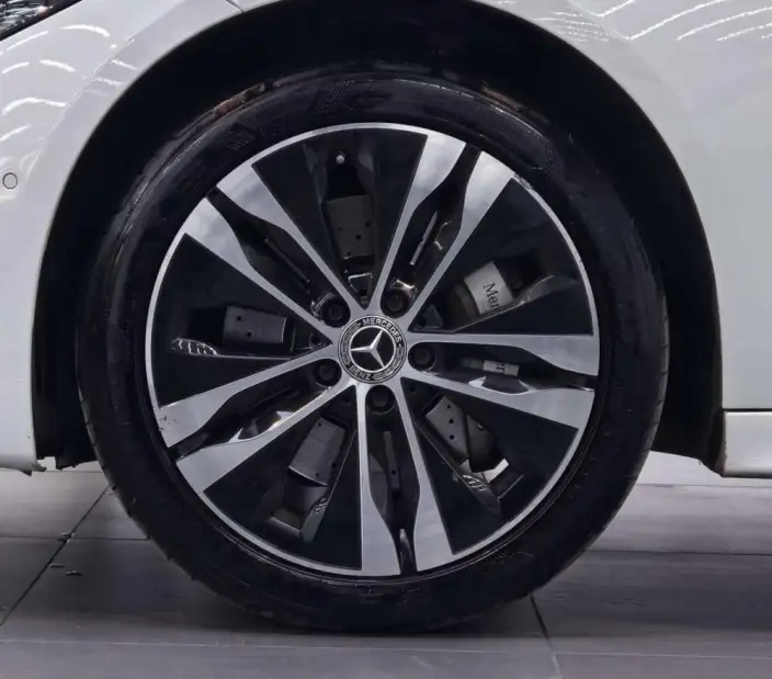 Mercedes-Benz C-Class PHEV 2023 Model C 350 eL – фото 6